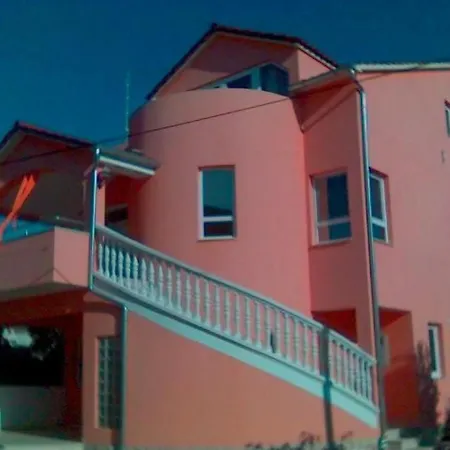 Mit Balkon In Guter Lage By Interhome Apartament