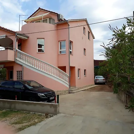 Mit Balkon In Guter Lage By Interhome * Tribalj