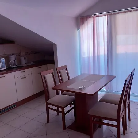 Mit Balkon In Guter Lage By Interhome *