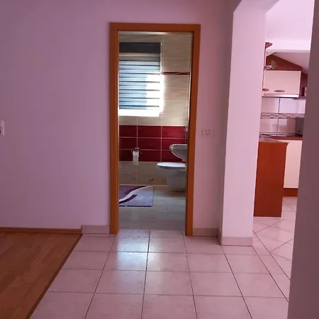 Mit Balkon In Guter Lage By Interhome * Tribalj