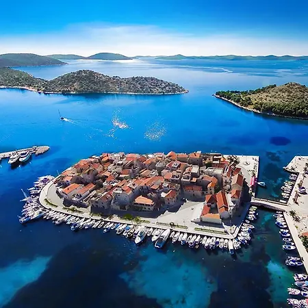 Mit Balkon In Guter Lage By Interhome Tribalj