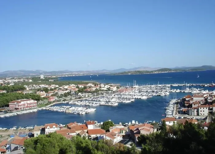 Mit Balkon In Guter Lage By Interhome Apartamento Tribalj