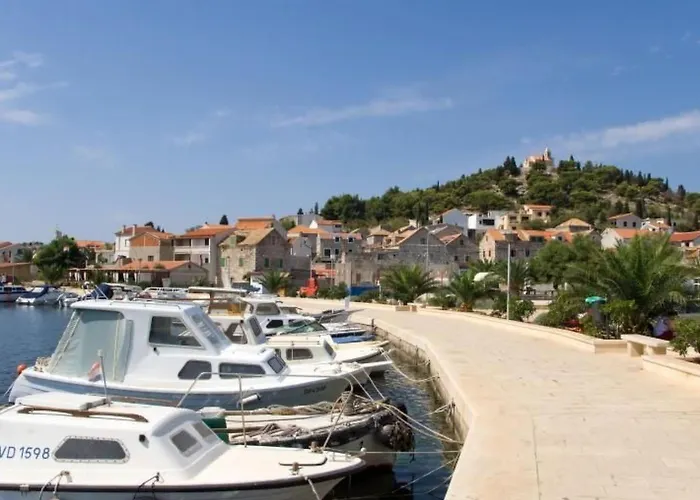 Mit Balkon In Guter Lage By Interhome Tribalj