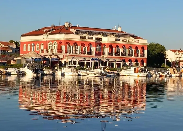 Mit Balkon In Guter Lage By Interhome Lägenhet Tribalj