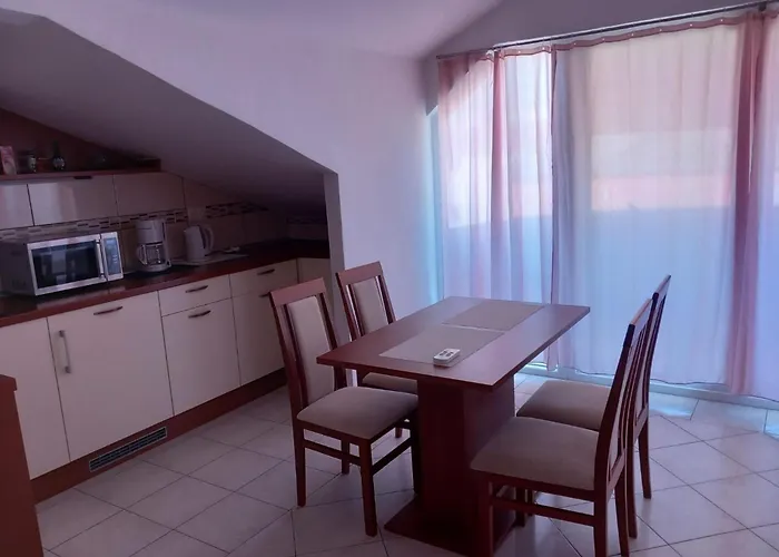 Mit Balkon In Guter Lage By Interhome *