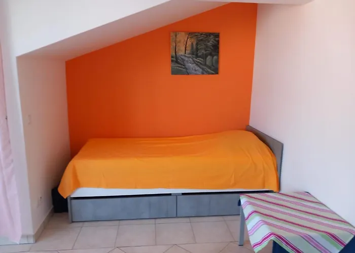 Mit Balkon In Guter Lage By Interhome Apartamento Tribalj