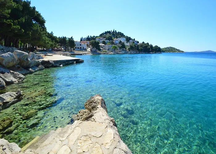 Mit Balkon In Guter Lage By Interhome Apartamento Tribalj